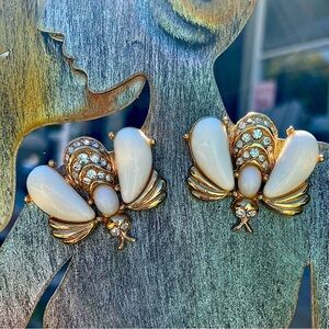 Givenchy Vintage Bee Rhinestone Milk Glass Gold-tone Clip-on Earrings LIKE NEW!